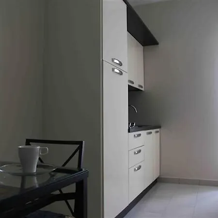 Bayres Milan